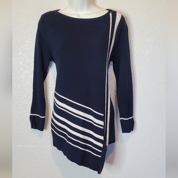 Chico's Asymetrical Navy & White Ribbed Knit Women's Sweater Top Size Medium - Picture 2 of 10